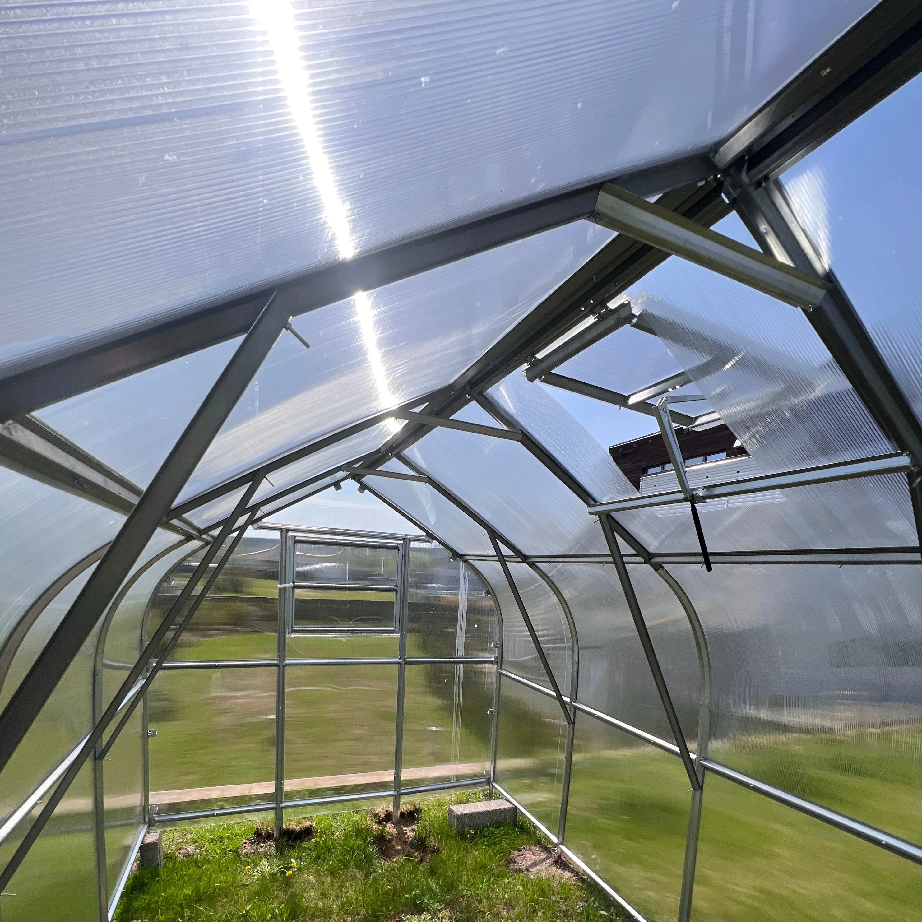 Arrow Greenhouse - Image 5